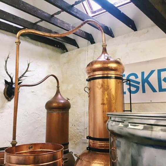 Kupfer-Destillierkolben mit Rotierender Säule Premium @ Esker Spirits, Aberdeen, Schottland